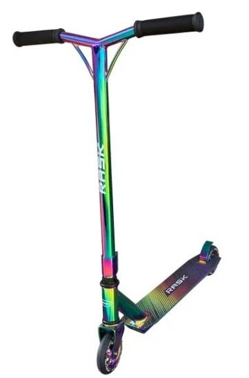 Rainbow farvet Trick løbehjul RASK PROSPECT. Dette forstærkede stunt løbehjul gør du klarer dig godt på ramperne.