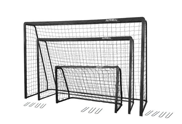 Her ses de 3 størrelser af RASK sort e fodboldmål - hvor det største er det du kigger på her.